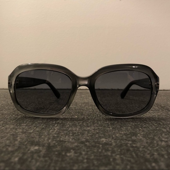 Vintage Versace Sunglasses - Picture 4 of 10